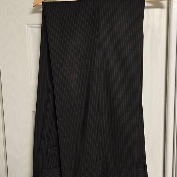 Refined Signature Carrington Charcoal Pinstripe Wool Suit - 100% Wool - Picture 6 of 10